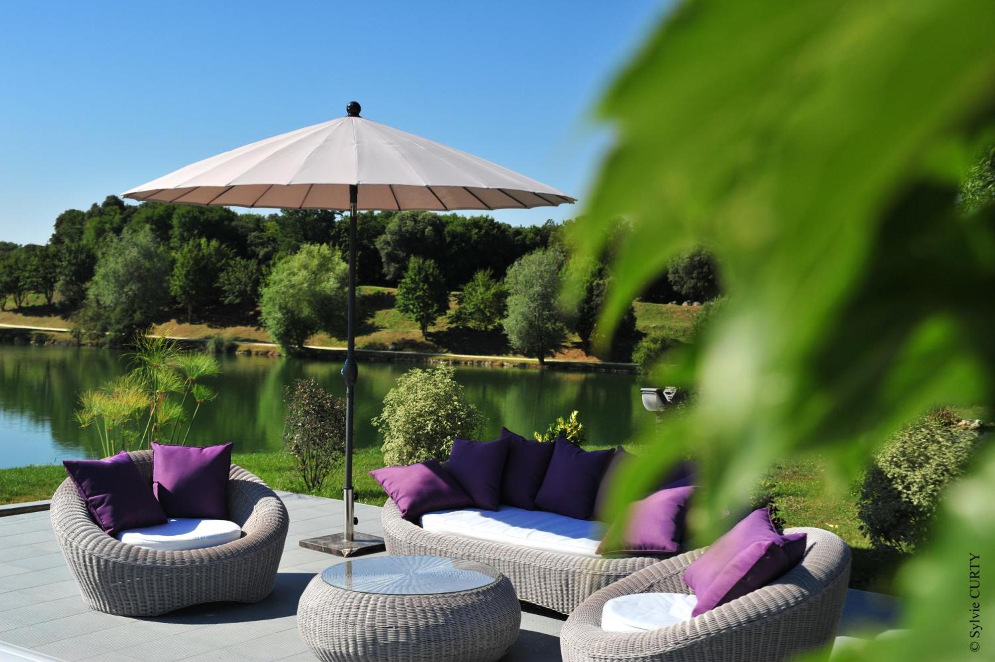 Les Jardins Du Lac Trizay Exteriör bild