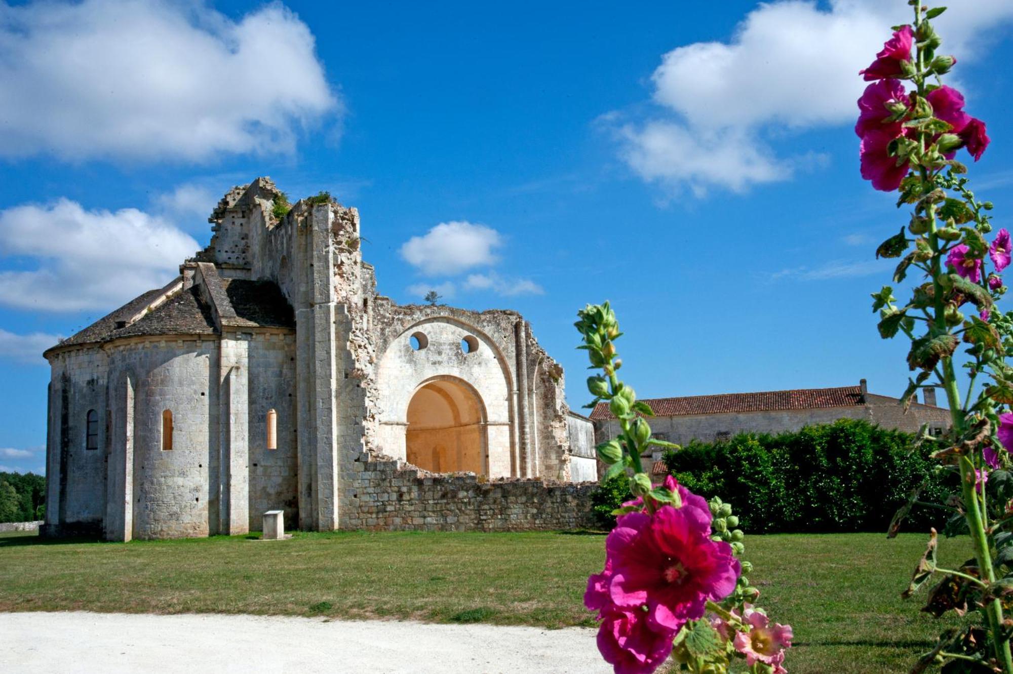Les Jardins Du Lac Trizay Exteriör bild
